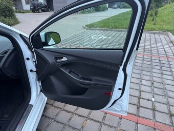 Ford Focus 1.5 EcoBoost ST-Line - 17