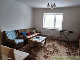 Gazdovský dom s dvomi prístupmi na 1310 m2  pozemku v Čate - 17