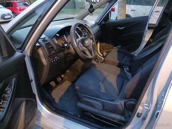 Predám Hyundai iX 20 - 17