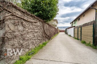 ÚTULNÝ 2 izb. BYT s POZEMKOM a PARKINGOM - Hrachová, Bratisl - 17