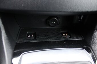 Peugeot 308 1,2 i PURETECH 96 kW STYLE - 17