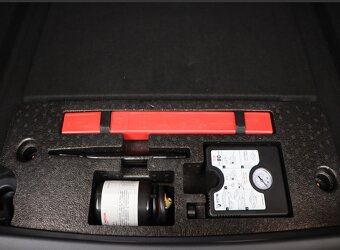 MG 4 LUXURY 64kwh - NOVÉ - MAX VÝBAVA - 17