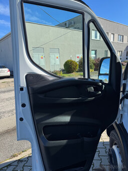 Iveco Daily 70C18 - 17