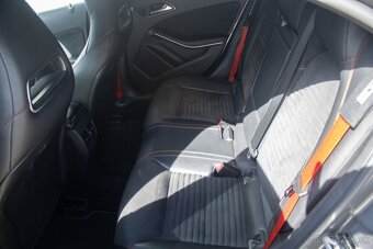 Mercedes-Benz A 45 AMG - 17