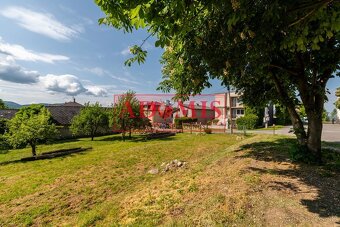 Ponúkame na predaj pozemok na výstavbu rodinného domu - Nižn - 17