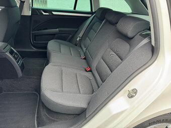 Škoda Superb Combi 1.8 TSI DSG Elegance 160PS TOP STAV - 17