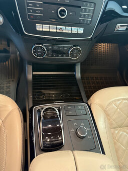 Mercedes-Benz GLS 400 4MATIC A/T - 17