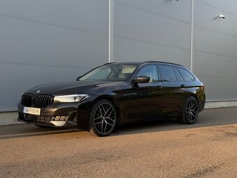 BMW 520i Touring G31 2023 99tis. odpočet DPH - 17