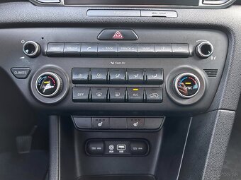 Kia Sportage 1.6GDi M6 GOLD + NAVI + ŤAŽNÉ - 17
