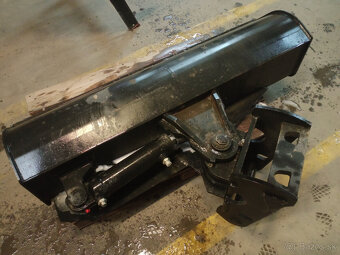 Náhradné diely pre stavebné stroje - 17