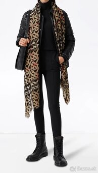 Burberry originál tenký šál, šatka, pc 339€ - 17