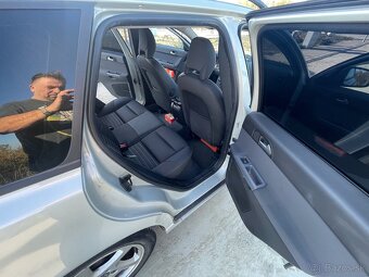 Predám Volvo V50 1,6 drive e 81kW r 2011 - 17