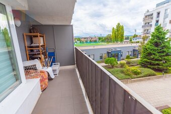 Na predaj luxusný 2-izbový byt s dvoma balkónmi, garážou a v - 17