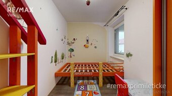 NOVÁ PONUKA - Na predaj priestranný rodinný dom priamo pod l - 17