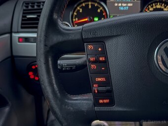 Volkswagen Touareg R-LINE 3.0TDI 176KW plná výbava - 17