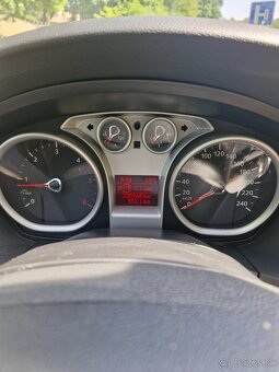 Ford Focus 1.6 TDCi (2011) - 17