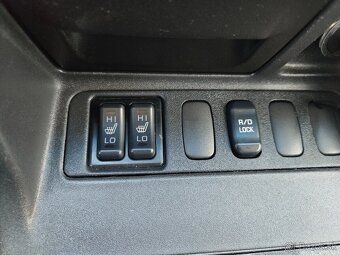 Mitsubishi Pajero 3.2 DI-D GLX 4WD,AT, 118kW, 3d. - 17