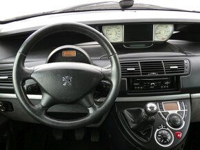Peugeot 807 2.0 HDI NAVI, 7 míst el. dveře - 17