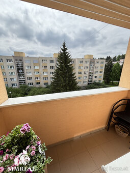 Priestranný 3-izbový byt so šatníkom a loggiou - Handlová - 17
