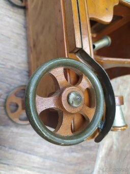 Zásobník na cigary drevené auto - 17