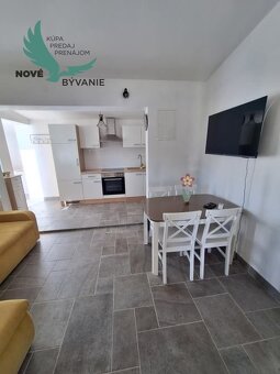 Exluzívny dvojpodlažný dom  vo vyhľadávanej lokalite na ostr - 17