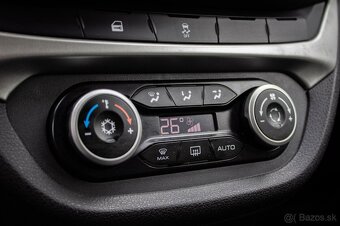 Lada Vesta SW Cross 1.6 MPI, 75kW, M5 - 17