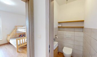 NOVOSTAVBA 4.izb.radového domu výborná dostupnosť do BB - 17