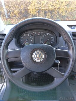 Volkswagen Polo 1.2 Benzín (2005) - 17