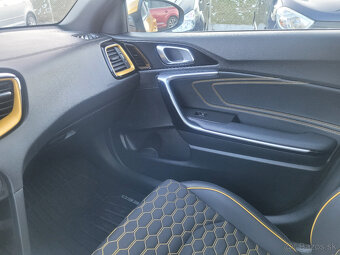 Kia XCee´d, 1,6CRDI 100KW EXCLUSIV 46000KM - 17