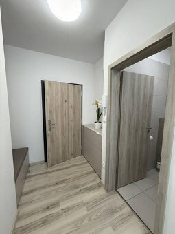 Nový nadštandardný 2-izb. byt s predzáhradkou a parkovaním.  - 17