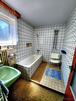 Priestranný Rodinný Dom v Tichej Rodinnej Lokalite - 17
