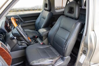MITSUBISHI PAJERO 3.2 DI-D 118kW A/T 2005 - 17