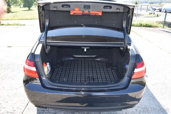 Mercedes-Benz E trieda Sedan 350 CDI Blue Elegance 4matic - 17