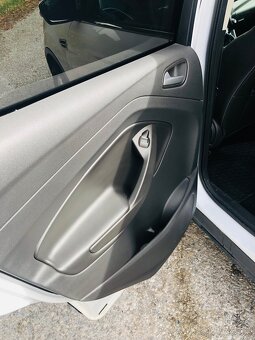 Ford Kuga 1.5 ecoboost titanium 110kw r.v . 2015 - 17