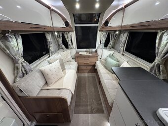 🔱 Anglicky karavan Bailey Unicorn Segovia rok 2018/19 | A - 17