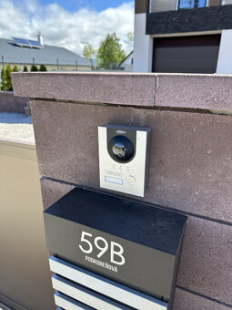 Skolaudovaná novostavba, nová terasa, nový plot nová skalka - 17