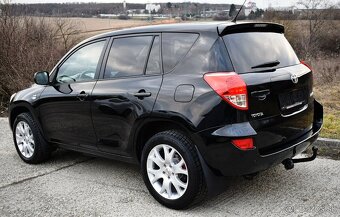 T0Y0TA RAV4 2.2D 4x4 Top stav - 17