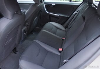 Volvo V60 2.0 D4 Kinetic - 17