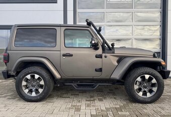 Predám Jeep WRANGLER - 17