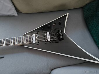 V rezervácii Jackson Randy Rhoads 32 blk - 17