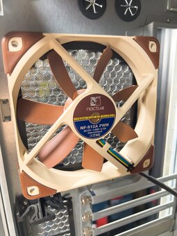 Cooler Master COSMO odhlučnená skriňa + 4 x NOCTUA - 17