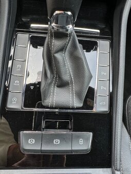 ŠKODA SUPERB SPORTLINE 2.0 TDi  140kw 4x4 - 17