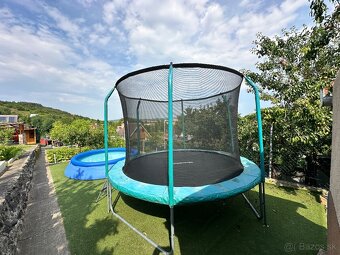 Krásna a upravená Záhradka Holíč - 17