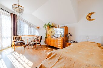 Na PREDAJ 4i rodinný dom s garážou 132 m2 v centre Nitry - K - 17