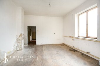 Rodinný dom so štyrmi bytovými jednotkami v obci Beluj - 17