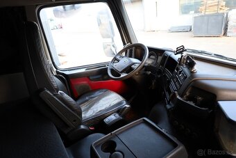Volvo FMX so žeriavom HIAB - 17