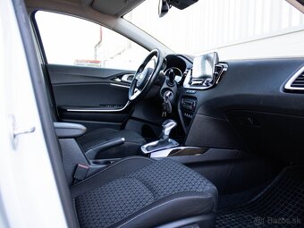Kia Ceed SW 1.6 CRDi 136k Gold A/T - 17