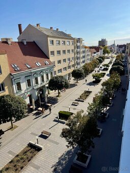 CENTRUM - veľký tehlový 3i byt, 85m2, loggia, garáž - 17