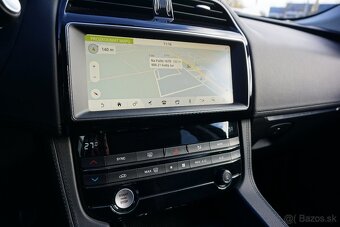 Jaguar F-Pace 2.0D I4 180k Prestige - 17