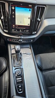 Volvo XC60 D4 R-Design AWD A/T LED - 17